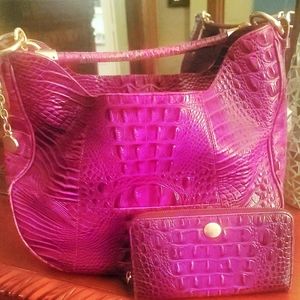 BRAHMIN HOBO W/WALLET